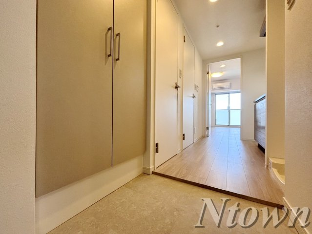 【玄関】 | SHOKEN Residence 名古屋〈太閤通〉 | 落ち着いた玄関です