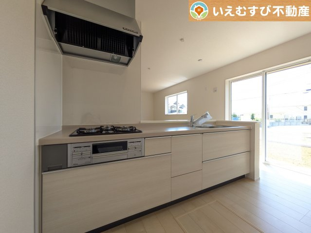 Livele Garden.S　熊谷中恩田のキッチン|機能性収納性に溢れるキッチン
収納もたっぷり付いていてすっきり片付く！毎日楽しくお料理が出来そうです！