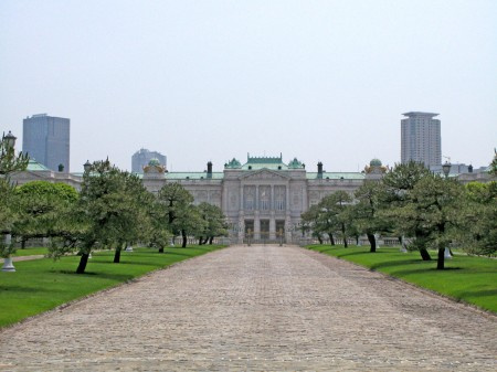 新宿区若葉３丁目のアパートの周辺