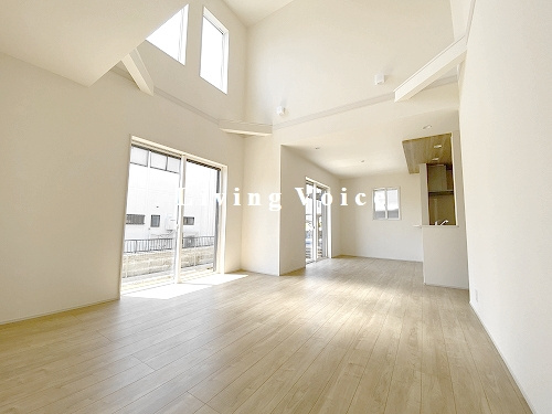 【居間・リビング】 | 【仲介手数料０円】平塚市河内　新築一戸建て | 平塚市河内　新築一戸建て