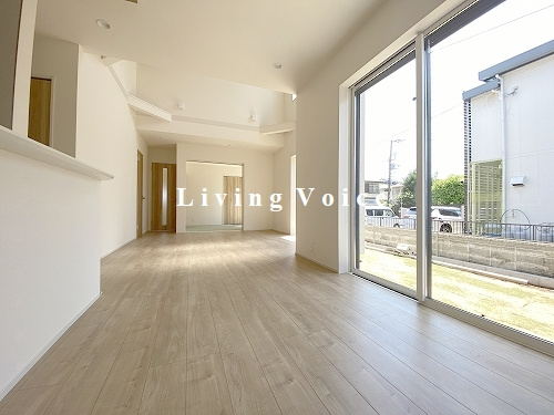 【居間・リビング】 | 【仲介手数料０円】平塚市河内　新築一戸建て | 平塚市河内　新築一戸建て