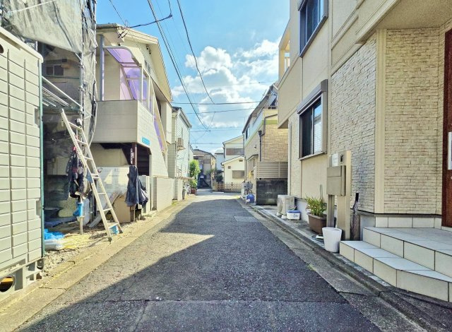 東京都練馬区北町5丁目 限定1棟の前面道路含む現地写真|車通りは少なく穏やかな住環境です
利便性と暮らしやすさが共存したエリア	