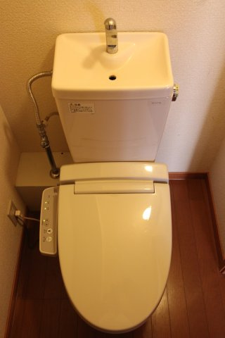 プチ・フルールのトイレ|温水洗浄便座