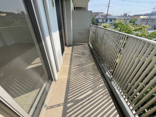 甲子園三番町ハイツのバルコニー