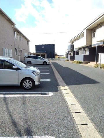 サンガーデンＤの駐車場