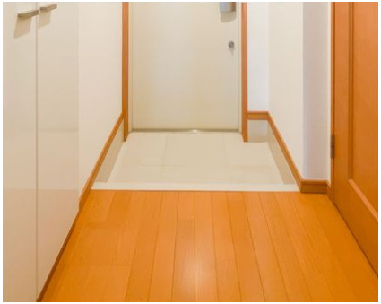 スカイコート浅草雷門の玄関