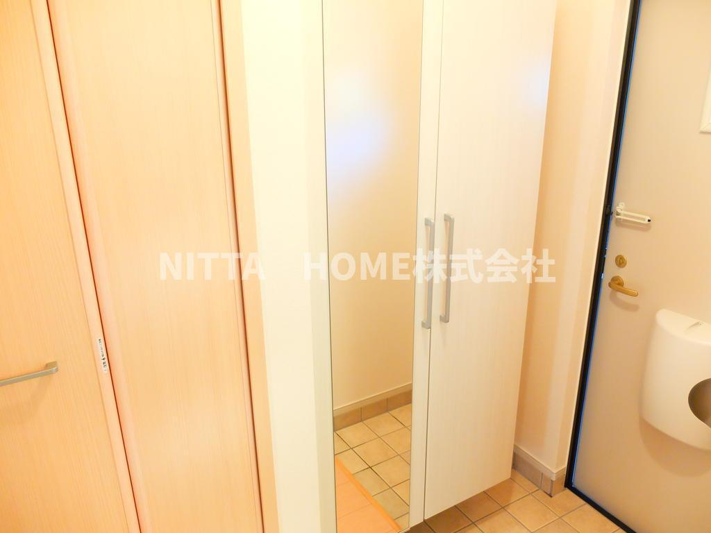 サンタウン青垣の設備|鏡付きの大きなシューズボックスあり☆彡