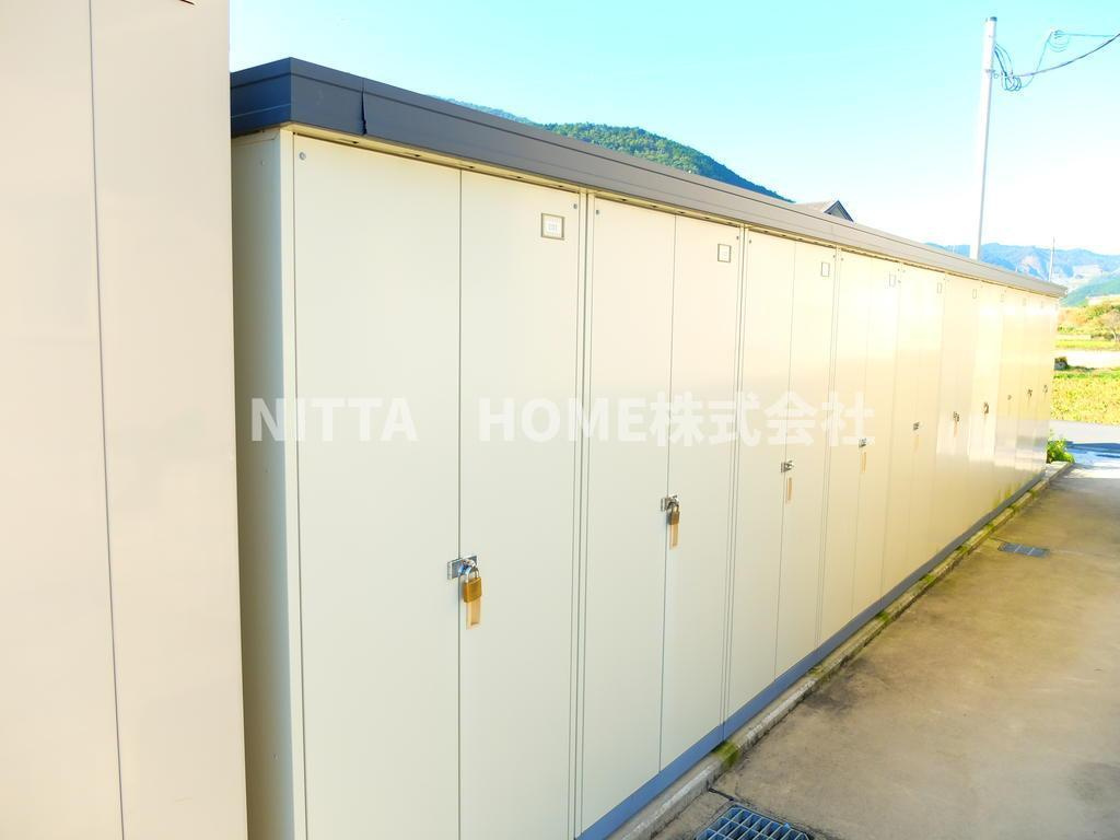 サンタウン青垣のその他共用部分|外部物置無料で使えます★