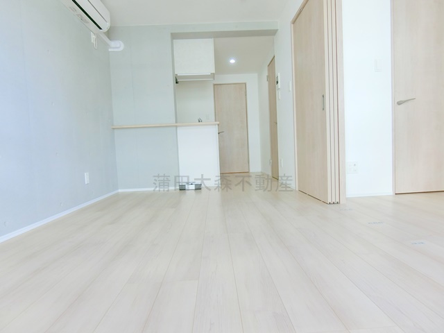 ラヴィエール羽田スカイゲートの居間・リビング|LDK　10帖