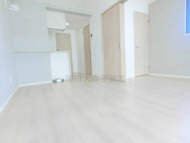 ラヴィエール羽田スカイゲートの居間・リビング|LDK　10帖