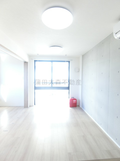 ラヴィエール羽田スカイゲートの居間・リビング|LDK10帖