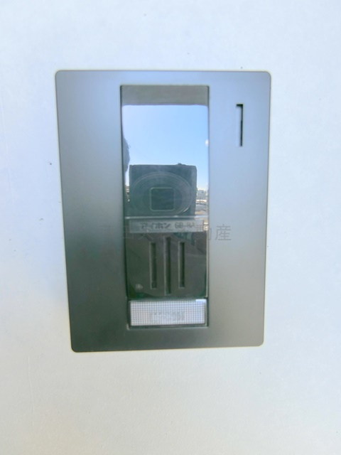 ラヴィエール羽田スカイゲートの玄関