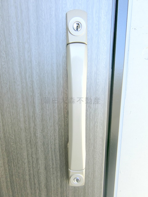 ラヴィエール羽田スカイゲートの玄関