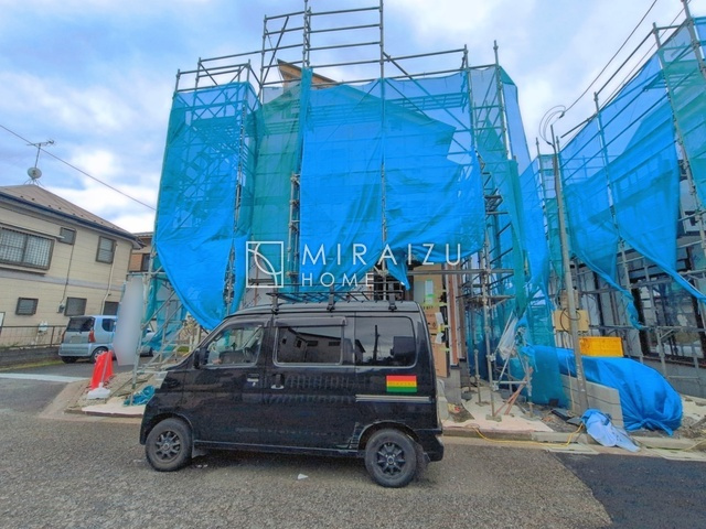【外観】 | 青く澄み渡った綺麗な空と、陽の光をたっぷりと受ける、そんな新築住宅で新生活をスタートしてみませんか？見学・ご相談等、ミライズホーム(株)までお気軽にご連絡下さい。