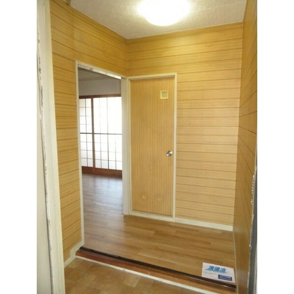 マンション加藤の玄関