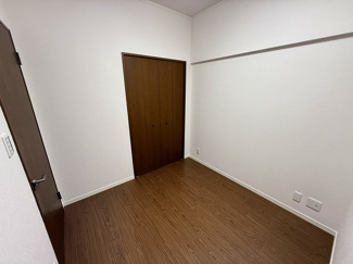 【洋室】 | プラタスガーデンつきみ野 | 個人の部屋や寝室として使える洋室。