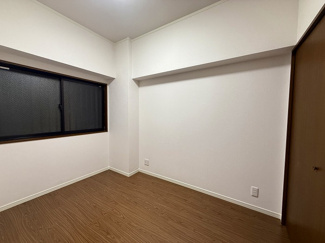 【その他】 | プラタスガーデンつきみ野 | 納戸です♪
お掃除もらくらくなフローリング。