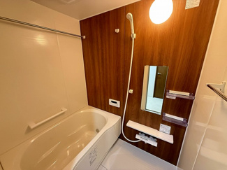 【浴室】 | プラタスガーデンつきみ野 | 一日の疲れを癒すお風呂。