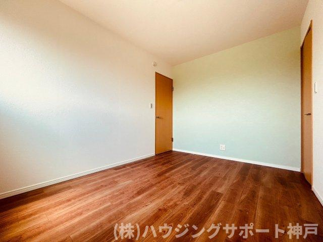 S Apt.玉津町の子供部屋