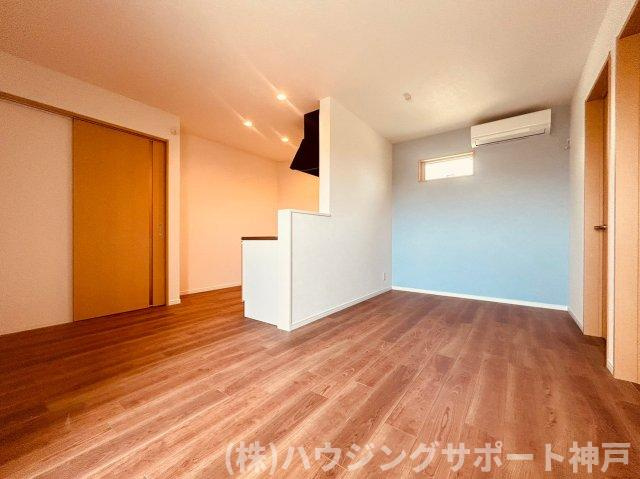 S Apt.玉津町の居間・リビング