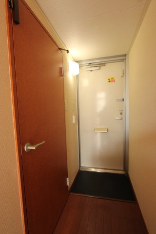 プチ・フルールの玄関