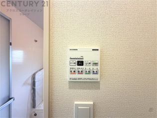 暖房機能があるため、冬場でも温かい浴室で入浴でき、乾燥機能があるため、水気を素早く取り除けます。また、換気機能があるため、湿気を素早く排出してカビや雑菌の発生を防ぐことができます。