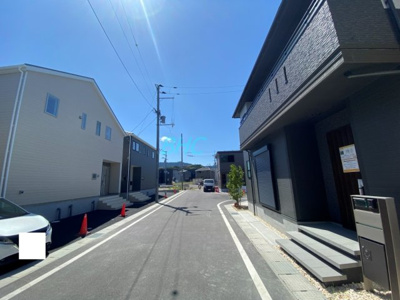 【前面道路含む現地写真】 | 雄琴５丁目　分譲3区画1号棟
