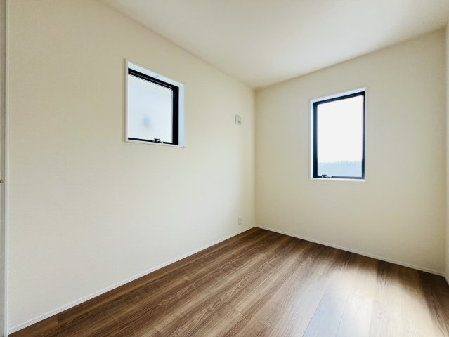 半田市宮本町六丁目213番8『仲介手数料無料』新築戸建ての洋室