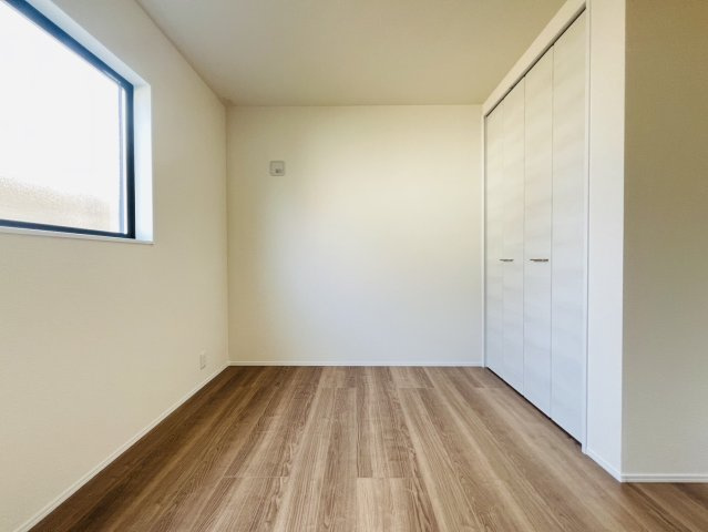 半田市宮本町六丁目213番8『仲介手数料無料』新築戸建ての洋室