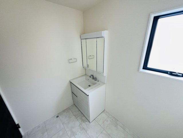 半田市宮本町六丁目213番8『仲介手数料無料』新築戸建ての独立洗面台