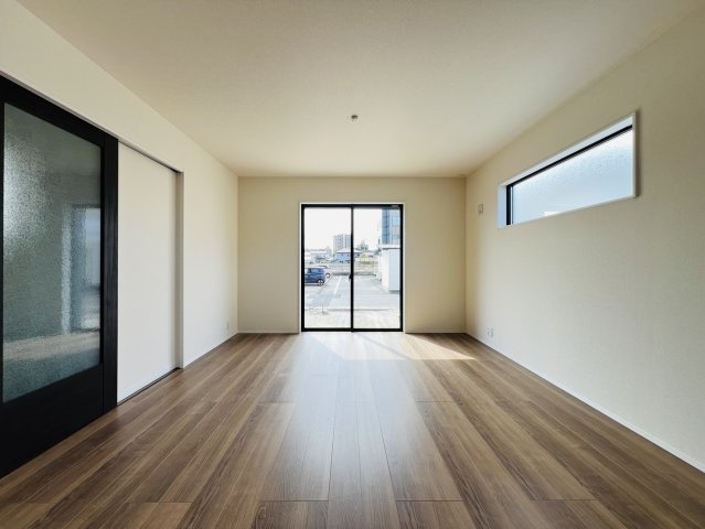 半田市宮本町六丁目213番8『仲介手数料無料』新築戸建ての前面道路含む現地写真