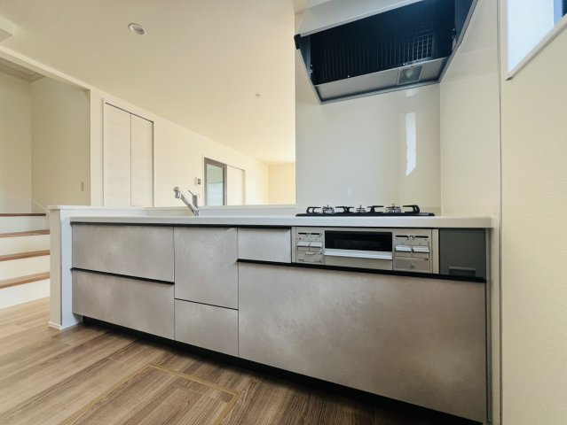 半田市宮本町六丁目213番8『仲介手数料無料』新築戸建てのキッチン
