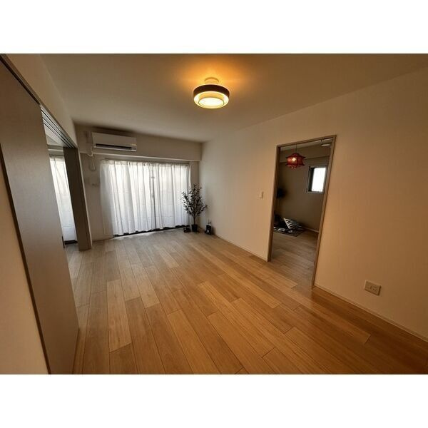 ポルタニグラサウスのセキュリティ|同シリーズの2LDKタイプの内装写真となります。