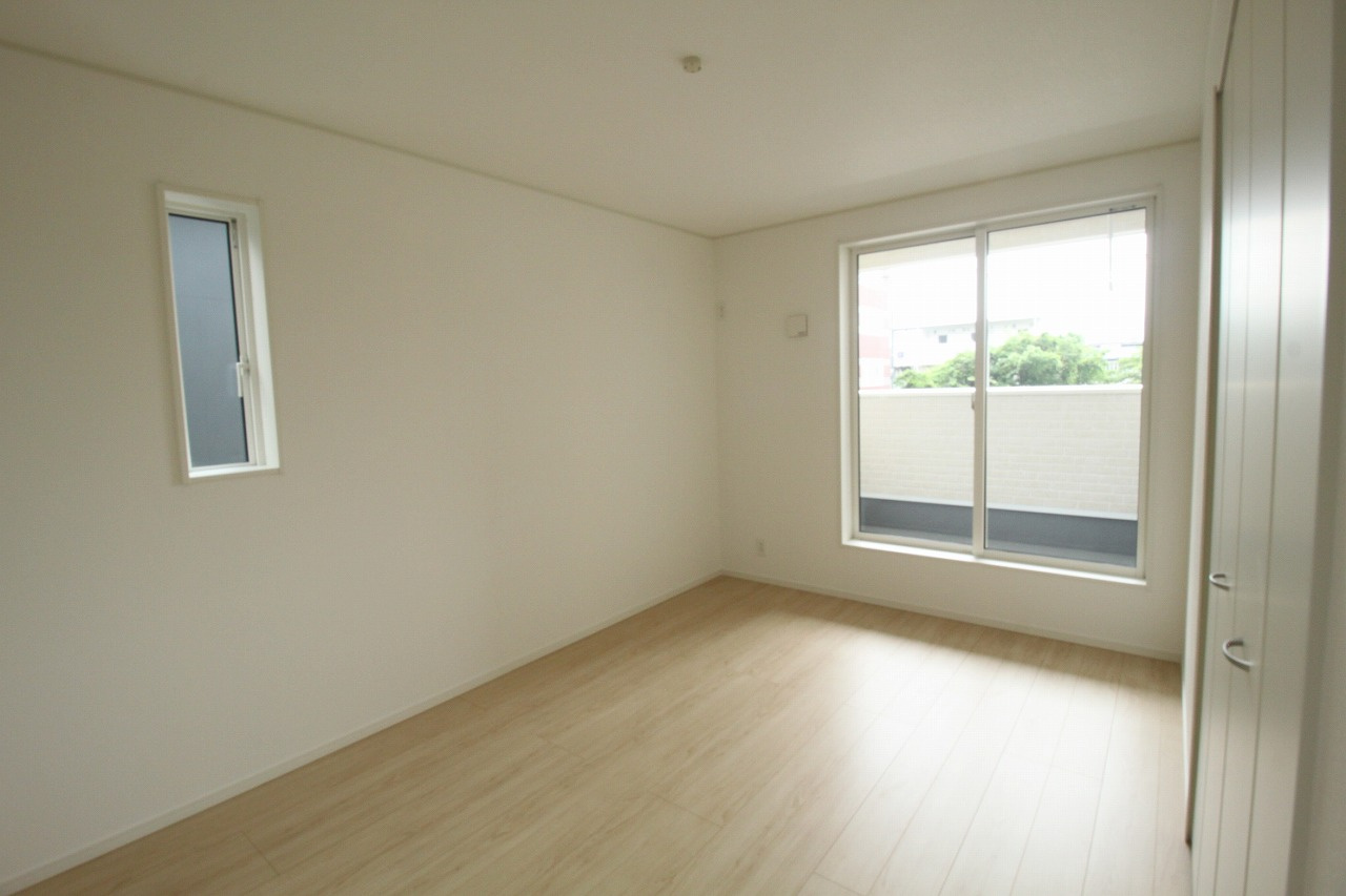 南金田（第1）　新築戸建　2号棟【全5区画】の洋室|2F　東の部屋　7.2帖