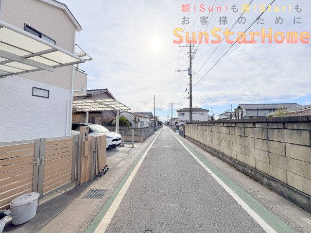 【サンスターホーム】瑞穂町殿ヶ谷　太陽光発電付き新築戸建3号棟の前面道路含む現地写真