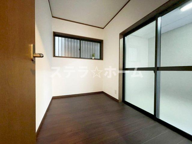 東中浜2 中古戸建の洋室|使い勝手のいい洋室です