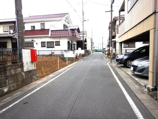 坂戸市千代田1丁目売地の前面道路含む現地写真
