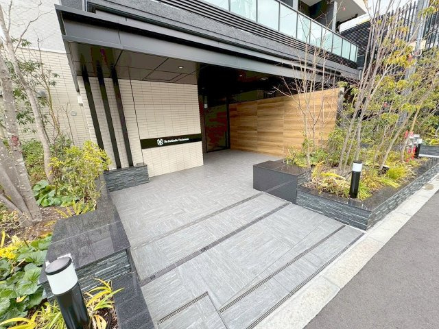 ザ・パークハビオ塚本のエントランス