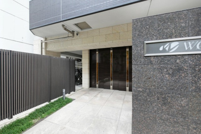 【エントランス】 | W.O.B.UMEDA | 落ち着いたエントランスです