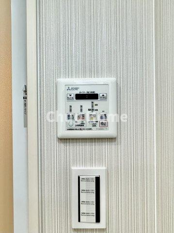 雷門永谷マンションの冷暖房・空調設備|【浴室乾燥機】暖房・冷風・換気・乾燥が可能です。毎日を快適に過ごせるうれしい機能が揃っています。雨の日の洗濯物も安心です。