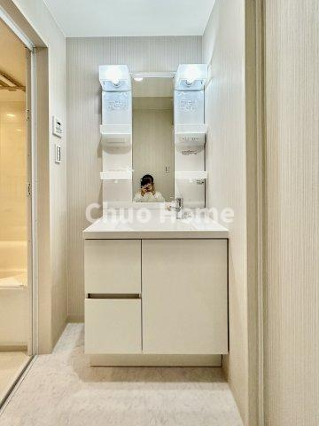 雷門永谷マンションの独立洗面台|洗面化粧台