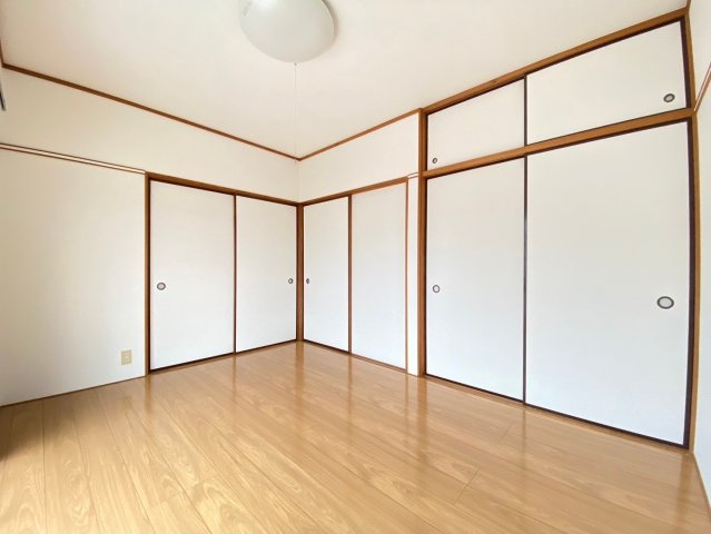 【寝室】