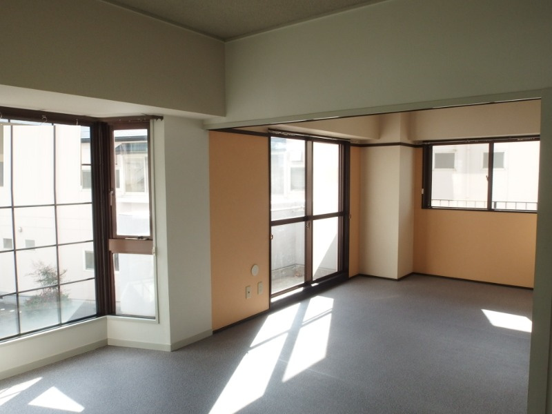 ＲＡＰＵＴＡの居間・リビング