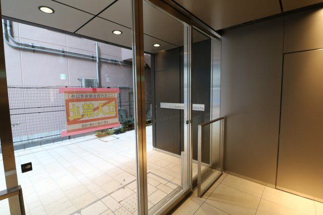 【エントランス】