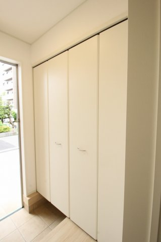 南金田（第1）　新築戸建　3号棟【全5区画】の収納|玄関収納