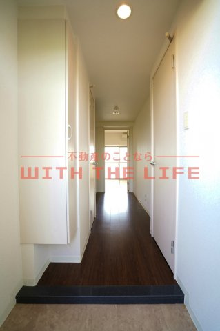 モントーレヒルズ東櫛原【10,000円キャッシュバック対象物件】の玄関|ゆったりとした玄関です