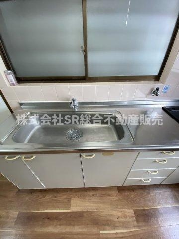 若江南町4丁目中古戸建のキッチン|シンク、調理スペース広めです！