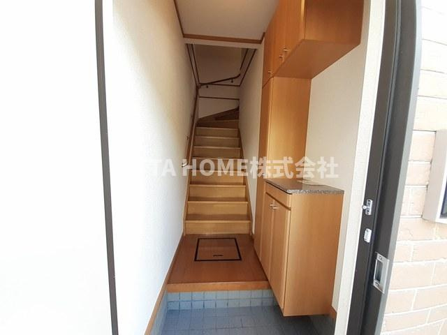 アルバプラシードⅠの玄関|玄関にはシューズボックスも付いています★
