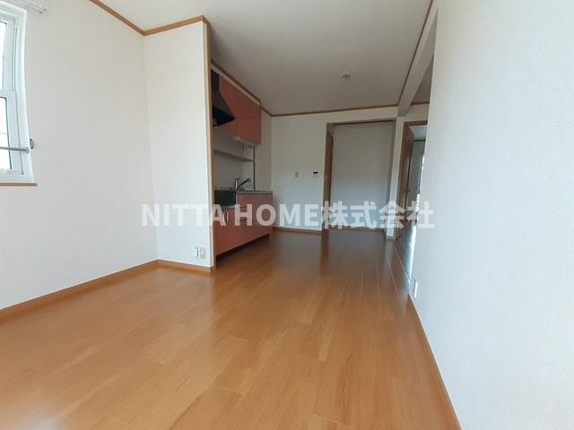 アルバプラシードⅠの居間・リビング|10.5帖のリビングです♪