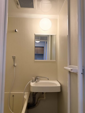 サントロペの洗面所